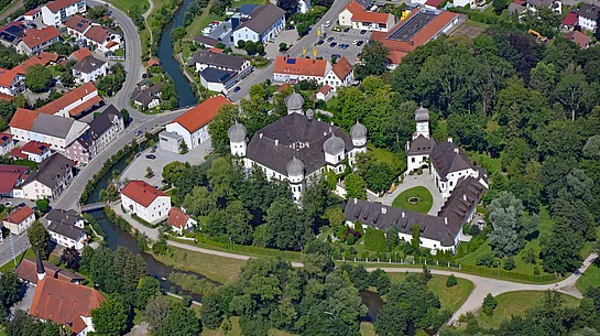 Luftbild Ortsmitte von Schwindegg Ortsmitte Schwindegg aus der Luft